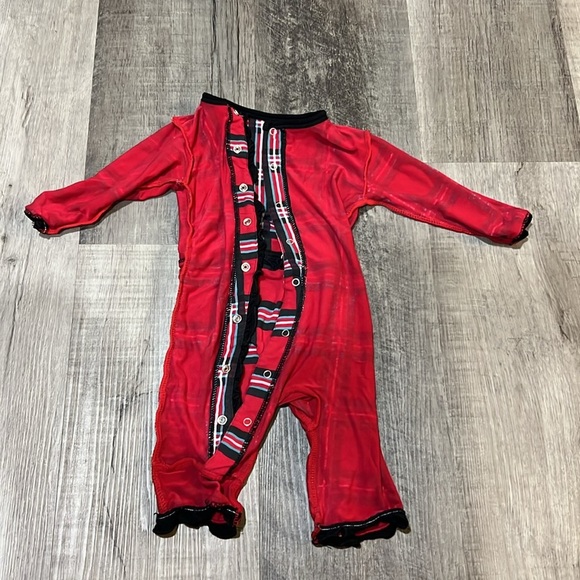 Kickee Pants Ruffle Coverall with snaps size 0-3M - Picture 6 of 9